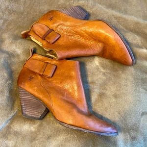 Frye Leather Booties Sz 9.5 Camel colored Super!!